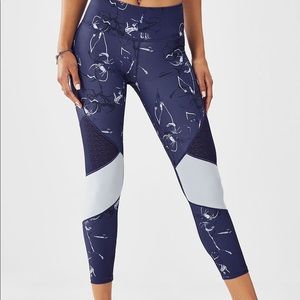 Fabletics 7/8 High-Waisted Legging - XS